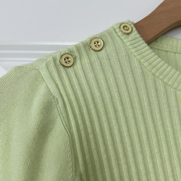 J McLaughlin Ribbed Knit Pistachio Green Sweater w Gold Shoulder Buttons XS - Picture 2 of 11
